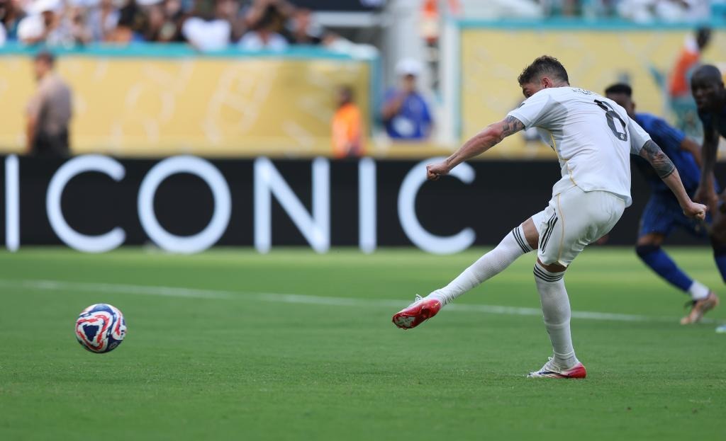 快船队史仅2人多次砍下单场50分：哈登和鲍勃·麦卡杜